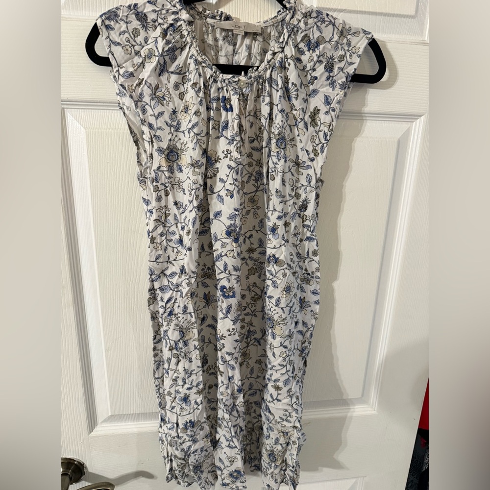 Ladies LOFT Blue Floral Ruffle V-Neck Blouse (inv# 177) - Picture 9 of 11